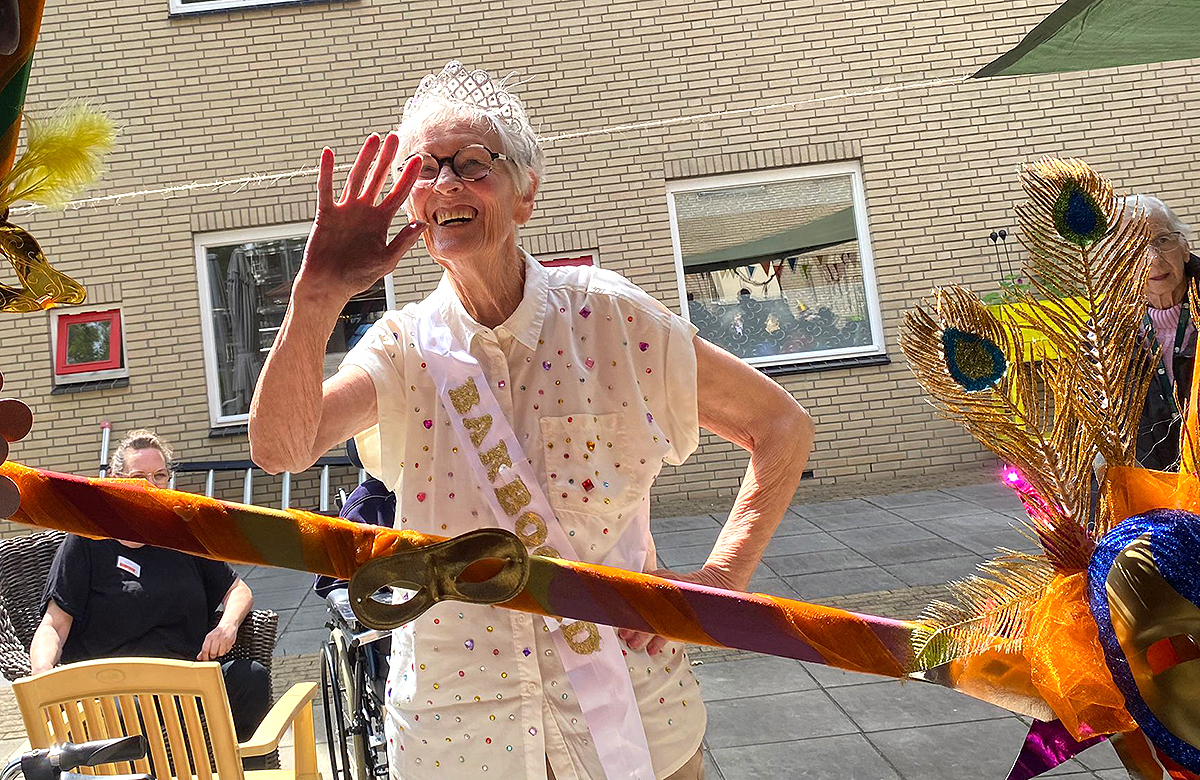 Zomercarnaval nu ook gevierd in Hannie Dekhuijzen